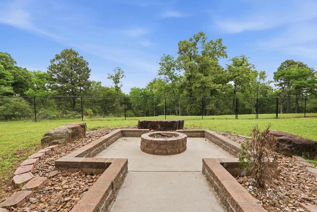 36 Par Court, Morrilton, AR 72110