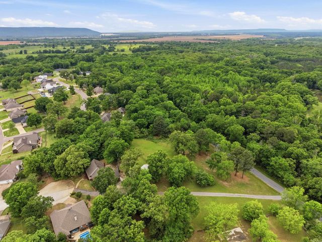 36 Par Court, Morrilton, AR 72110
