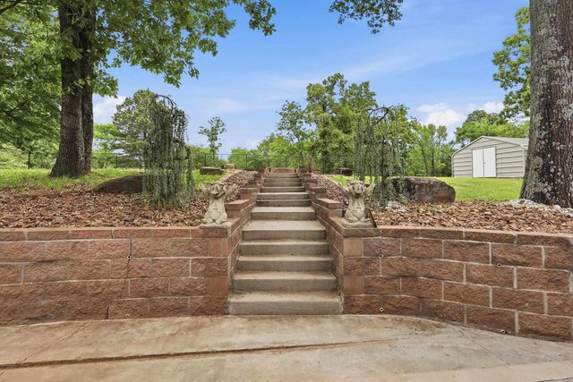 36 Par Court, Morrilton, AR 72110