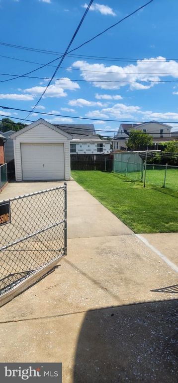 Image 6 of property listing at 6713 1/2 GERMAN HILL RD, Baltimore, MD 21222