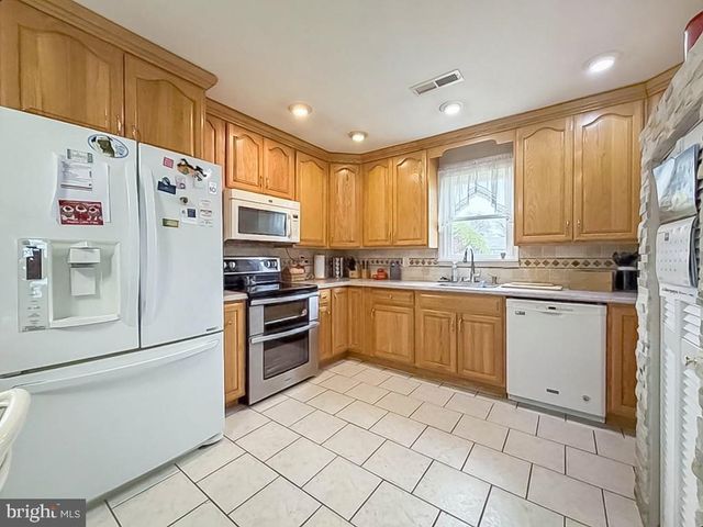 55 TEABERRY LN, Levittown, PA 19054