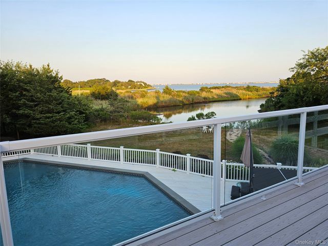 18 Pine Tree Lane, Westhampton, NY 11977