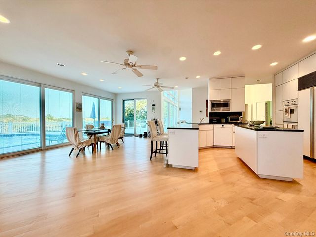 18 Pine Tree Lane, Westhampton, NY 11977