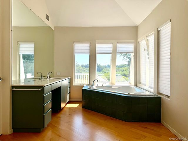 18 Pine Tree Lane, Westhampton, NY 11977