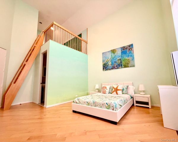 18 Pine Tree Lane, Westhampton, NY 11977