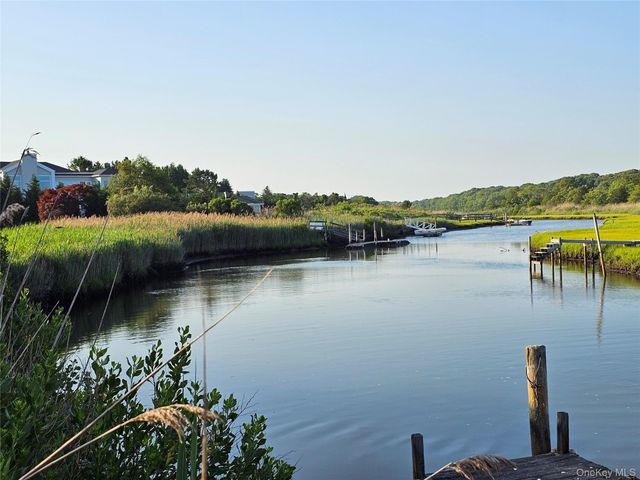 18 Pine Tree Lane, Westhampton, NY 11977