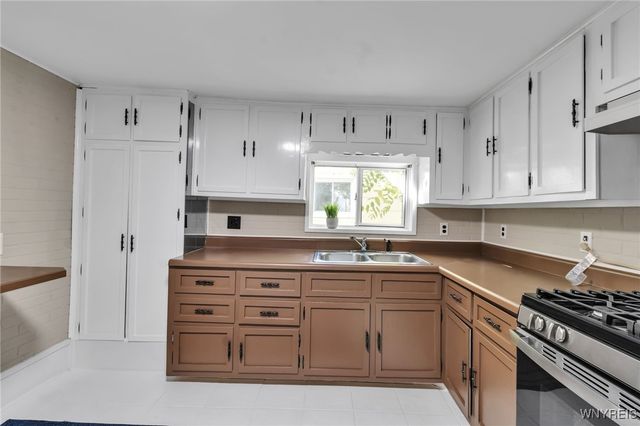 580 South Ogden Street W, Buffalo, NY 14206