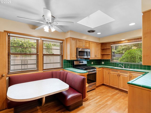 4733 Se FRANKLIN St, Portland, OR 97206