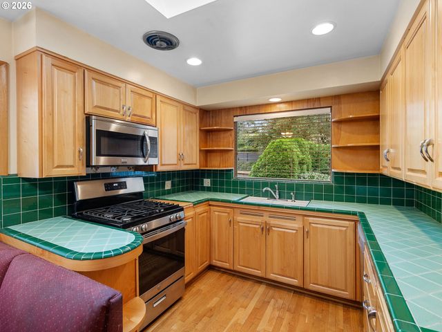 4733 Se FRANKLIN St, Portland, OR 97206
