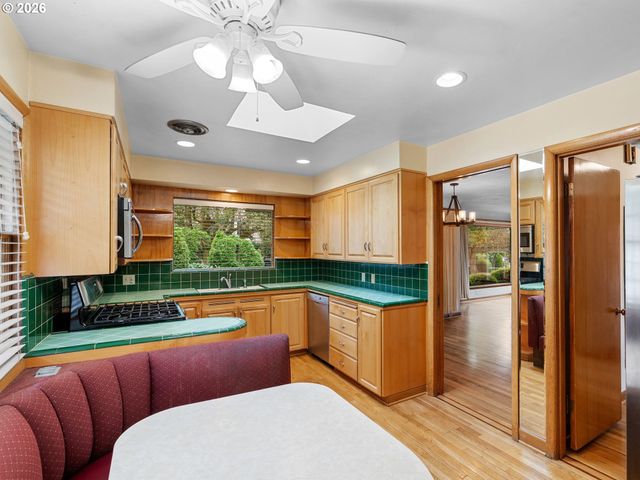 4733 Se FRANKLIN St, Portland, OR 97206