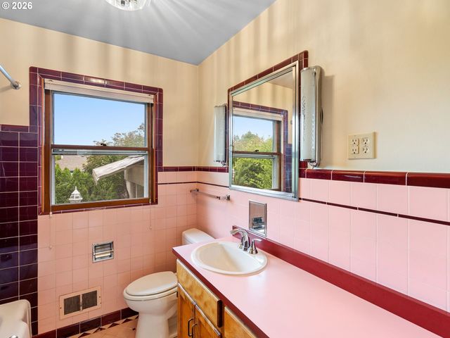 4733 Se FRANKLIN St, Portland, OR 97206