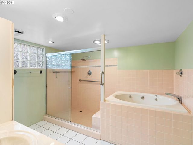 4733 Se FRANKLIN St, Portland, OR 97206