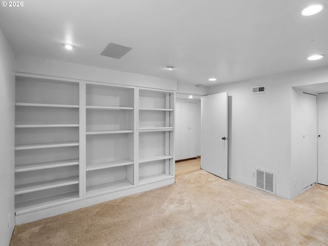 4733 Se FRANKLIN St, Portland, OR 97206