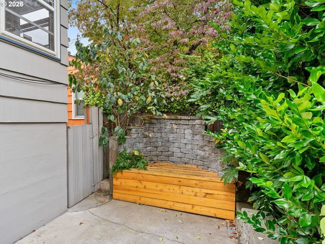 4733 Se FRANKLIN St, Portland, OR 97206