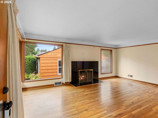 4733 Se FRANKLIN St, Portland, OR 97206