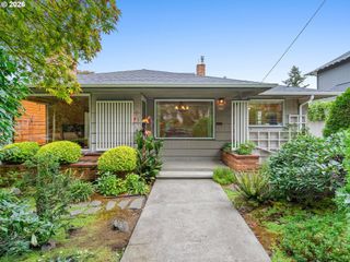 4733 Se FRANKLIN St, Portland, OR 97206