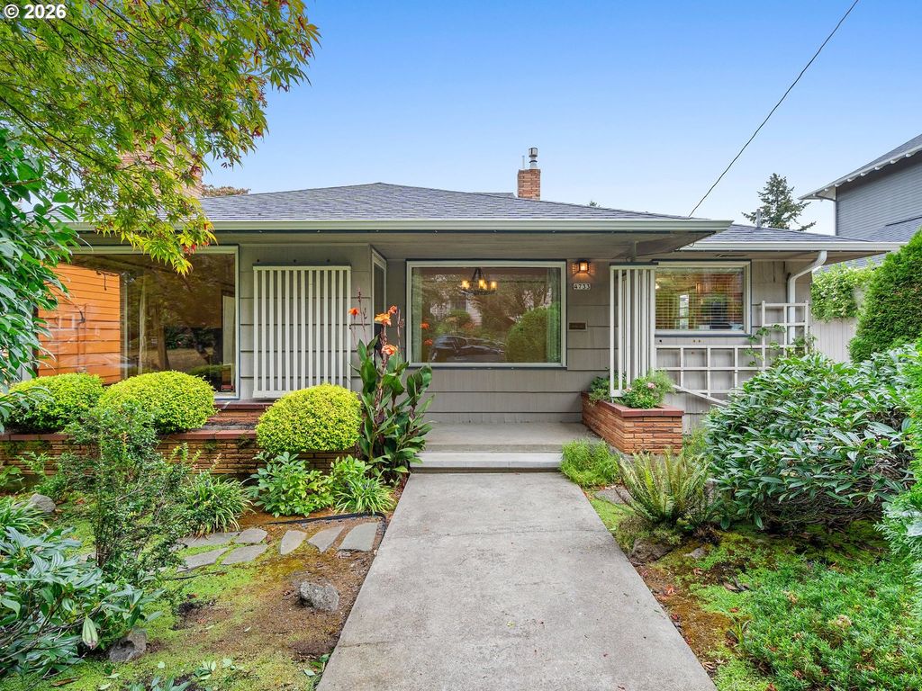 4733 Se FRANKLIN St, Portland, OR 97206