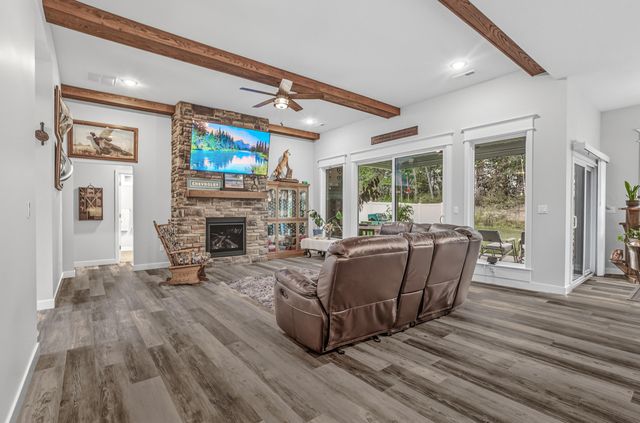 15180 EVERGLADES DR, Ashland, MO 65010