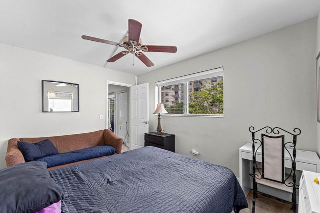 1045 SE 15th Street 13d, Fort Lauderdale, FL 33316