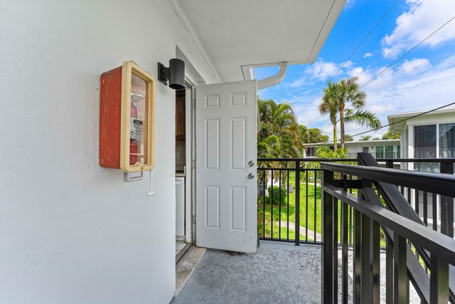 1045 SE 15th Street 13d, Fort Lauderdale, FL 33316