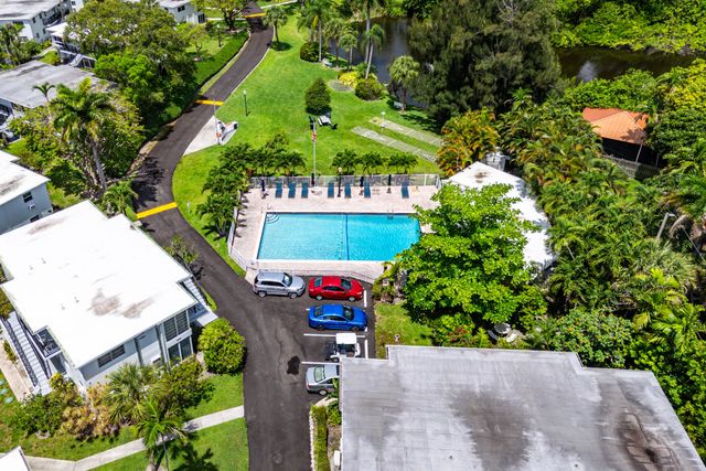 1045 SE 15th Street 13d, Fort Lauderdale, FL 33316