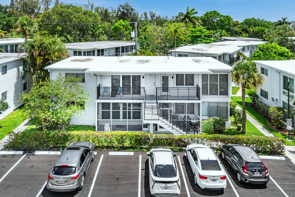 1045 SE 15th Street 13d, Fort Lauderdale, FL 33316