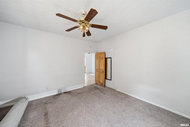 2607 W LINCOLN Avenue, Peoria, IL 61605