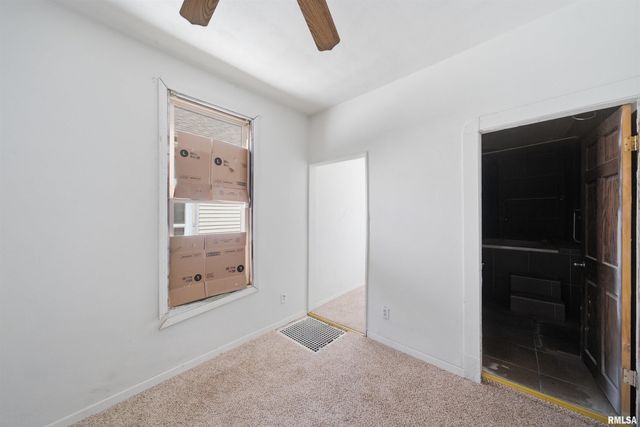 2607 W LINCOLN Avenue, Peoria, IL 61605