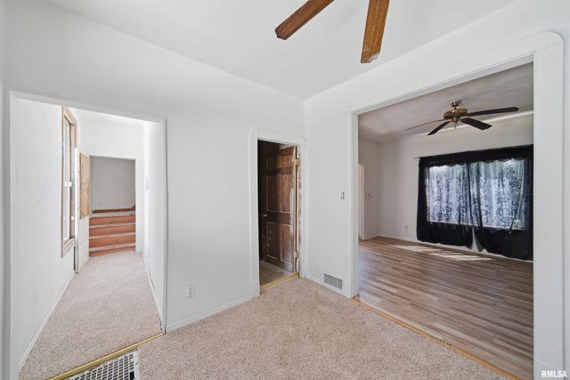 2607 W LINCOLN Avenue, Peoria, IL 61605