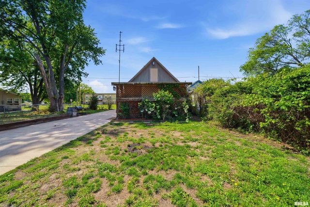 2607 W LINCOLN Avenue, Peoria, IL 61605