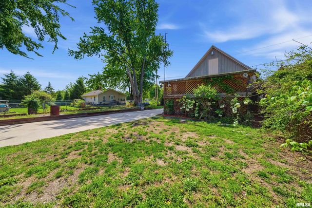 2607 W LINCOLN Avenue, Peoria, IL 61605