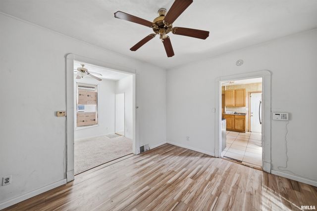 2607 W LINCOLN Avenue, Peoria, IL 61605