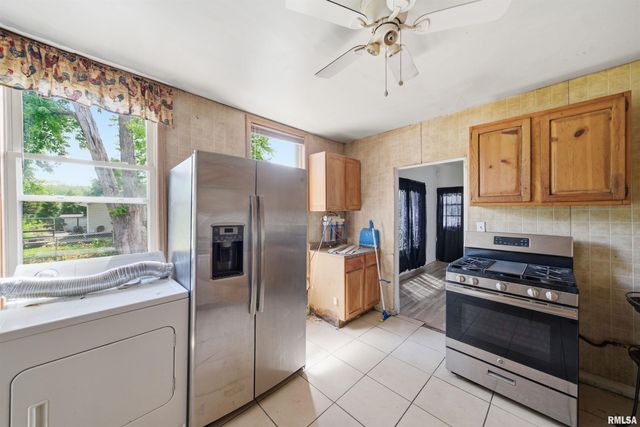 2607 W LINCOLN Avenue, Peoria, IL 61605