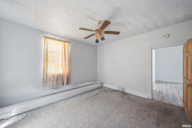 2607 W LINCOLN Avenue, Peoria, IL 61605