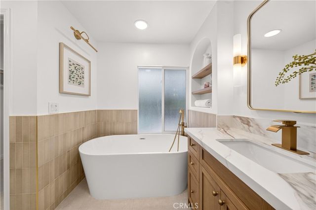 6764 E Swarthmore, Anaheim, CA 92807