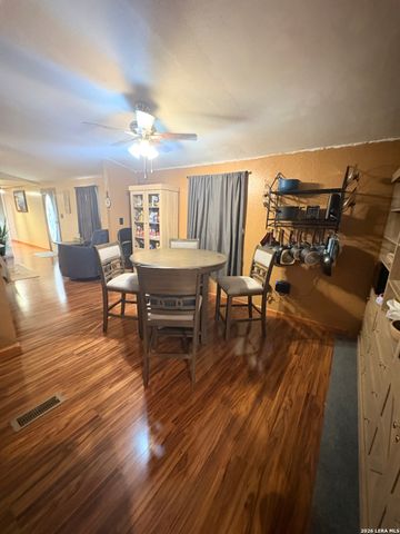 360 Brandon Way, Poteet, TX 78065
