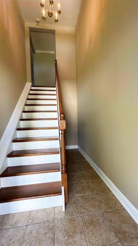 27 Southridge Drive 2, Glen Cove, NY 11542