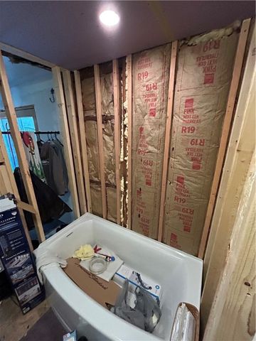 464 Bridgeport Rd, Mt Pleasant Twp, PA 15666