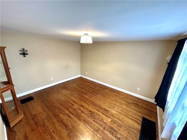 464 Bridgeport Rd, Mt Pleasant Twp, PA 15666