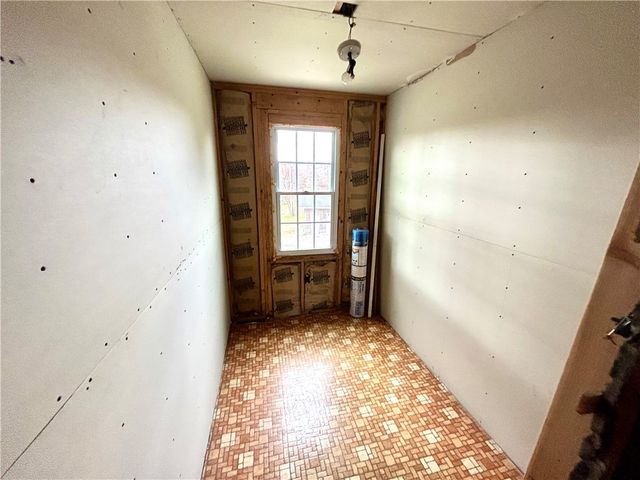 464 Bridgeport Rd, Mt Pleasant Twp, PA 15666