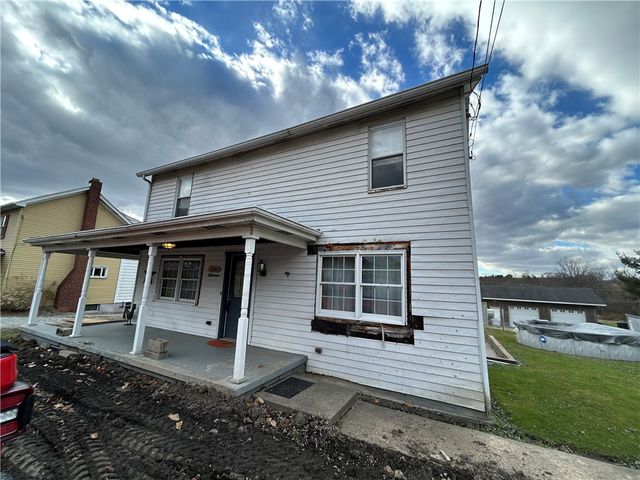 464 Bridgeport Rd, Mt Pleasant Twp, PA 15666