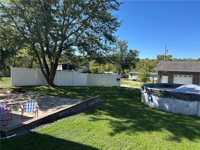 464 Bridgeport Rd, Mt Pleasant Twp, PA 15666