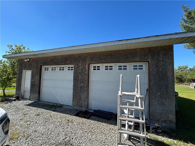 464 Bridgeport Rd, Mt Pleasant Twp, PA 15666