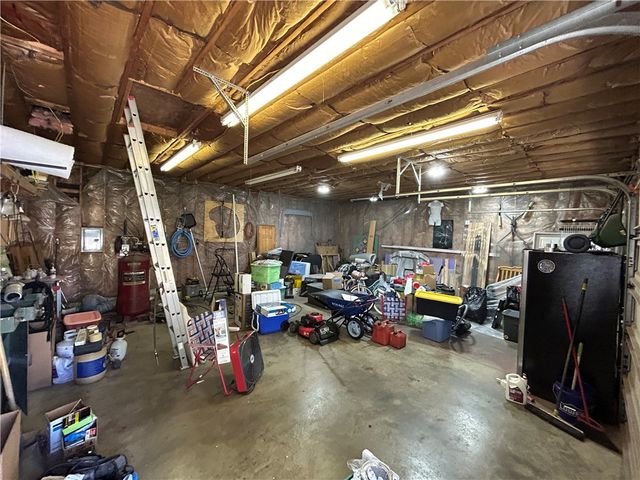 464 Bridgeport Rd, Mt Pleasant Twp, PA 15666