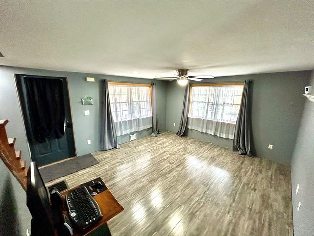 464 Bridgeport Rd, Mt Pleasant Twp, PA 15666