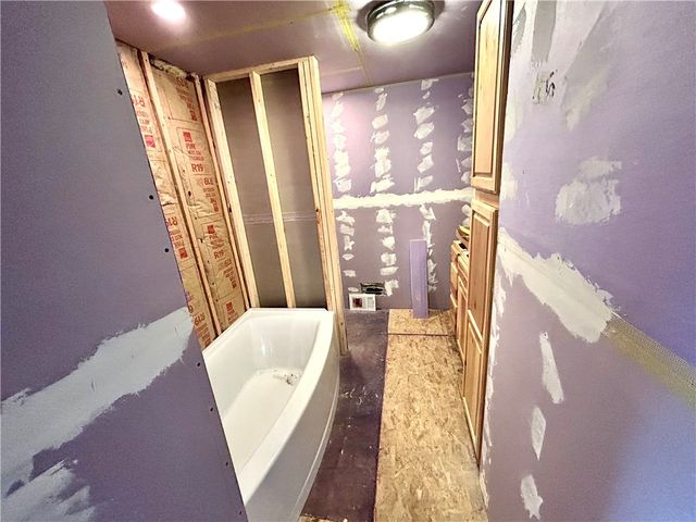 464 Bridgeport Rd, Mt Pleasant Twp, PA 15666