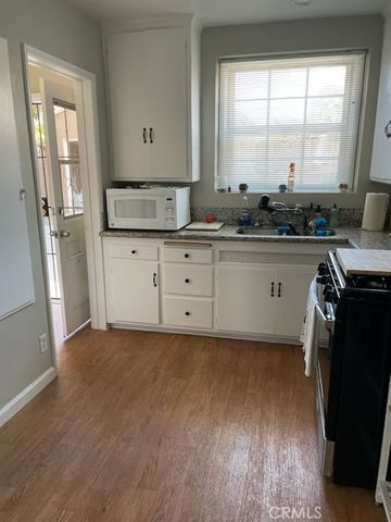 8113 Stewart, Los Angeles, CA 90045