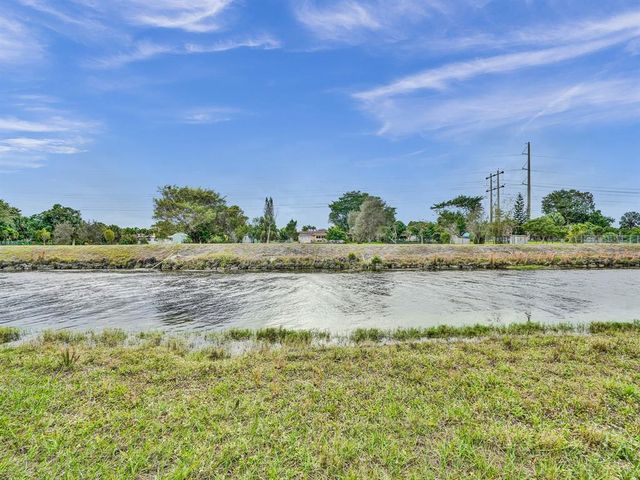 7310 NW 1st Street 102, Margate, FL 33063