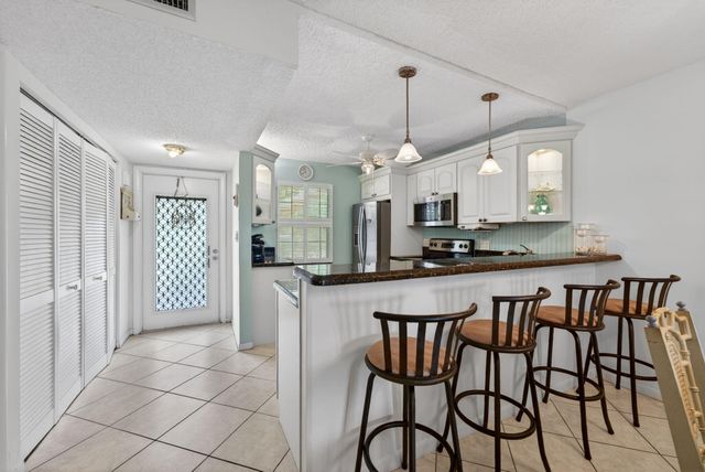 7310 NW 1st Street 102, Margate, FL 33063