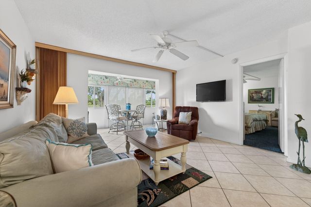 7310 NW 1st Street 102, Margate, FL 33063